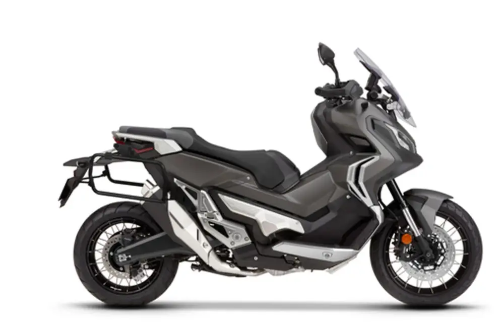 Sada bočních adventure brašen SHAD TERRA TR40, včetně montážní sady SHAD HONDA X-ADV 750 Must-Have