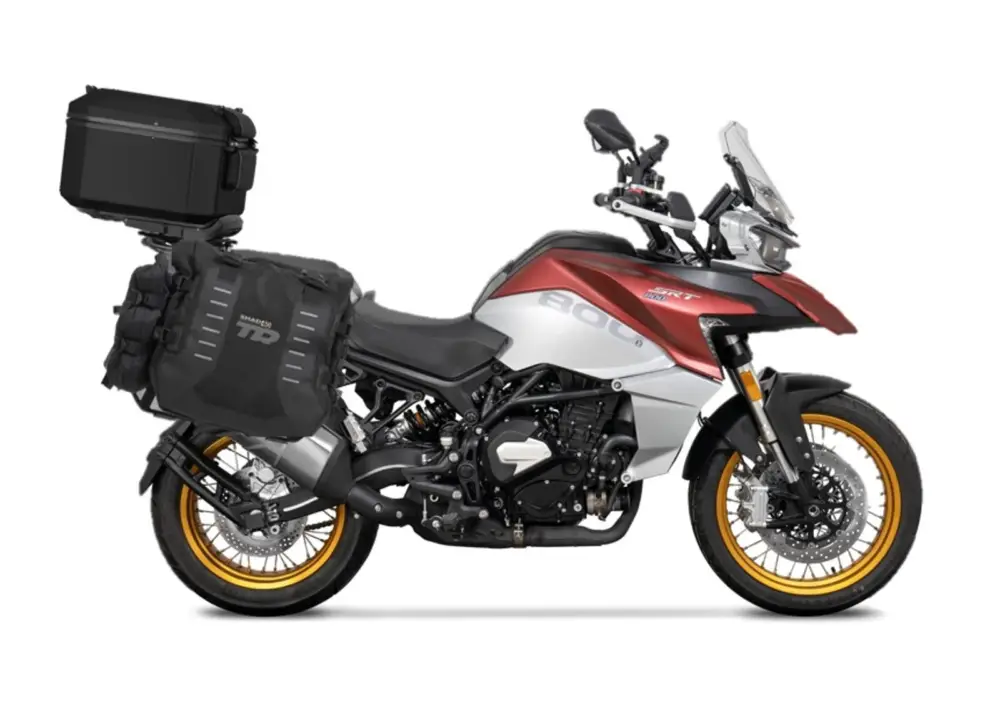Aktuální Kompletní sada bočních adventure brašen SHAD TERRA TR40 a hliníkového 55L vrchního kufru, včetně montážní sady SHAD QJMOTOR SRT800/X