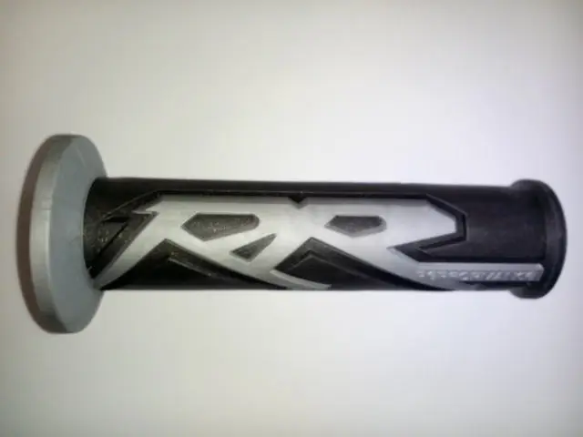 Nová Kolekce ARIETE gripy 01696-NAG RR (130 mm) s otvorem barva šedá/černá