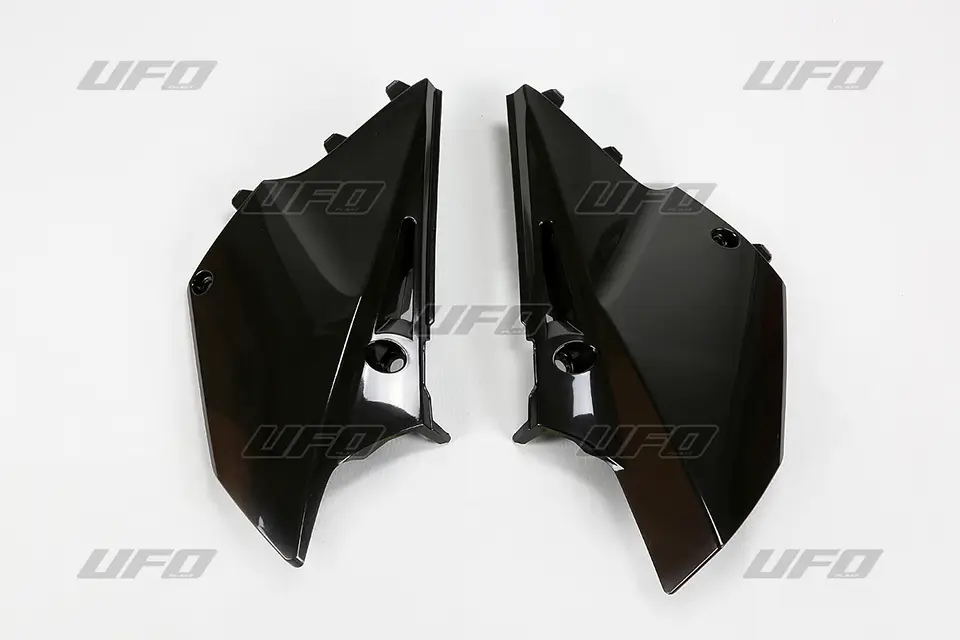 Horká Nabídka UFO boční tabulky na startovací číslo YAMAHA YZ 125/250 15-21 barva černá