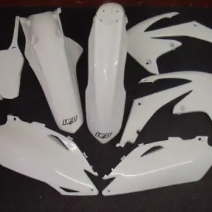 Cenová Bomba UFO kompletní sada plastů YAMAHA YZF 450 '11-'13 barva bílá (YA317E046)