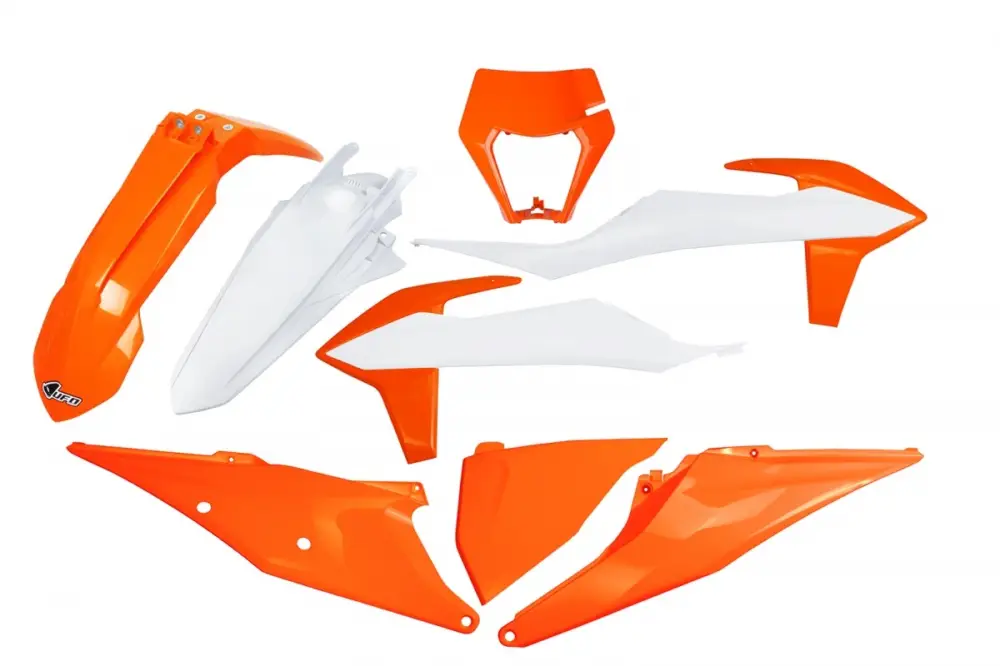 Must-Have UFO kompletní sada plastů KTM EXC 125 '20-'21, EXC 250 / 300 TPI '20-'23, EXC-F 250 / 350 / 450 / 500 '20-'23 s krytem světla barva OEM '23 (bílá/oranžová)